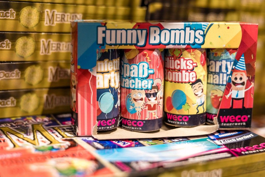 New Year's Eve fireworks sale, tűzijáték