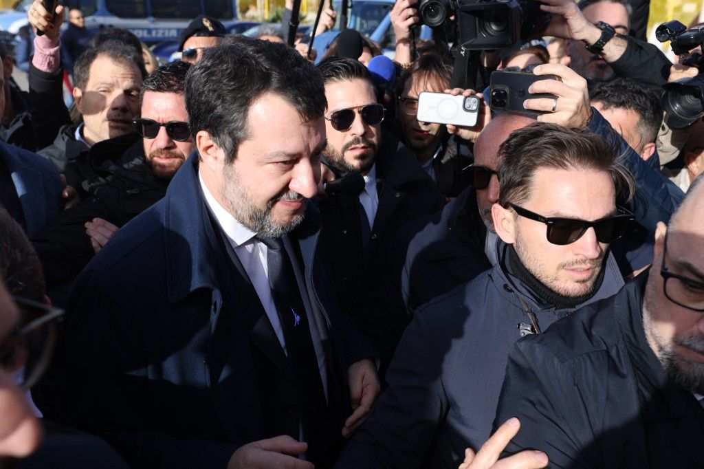 Matteo Salvini a palermói végjáték előtt: büszke vagyok rá, hogy megvédtem a hazámat Italy's deputy prime minister awaits verdict in migrant rescue trial