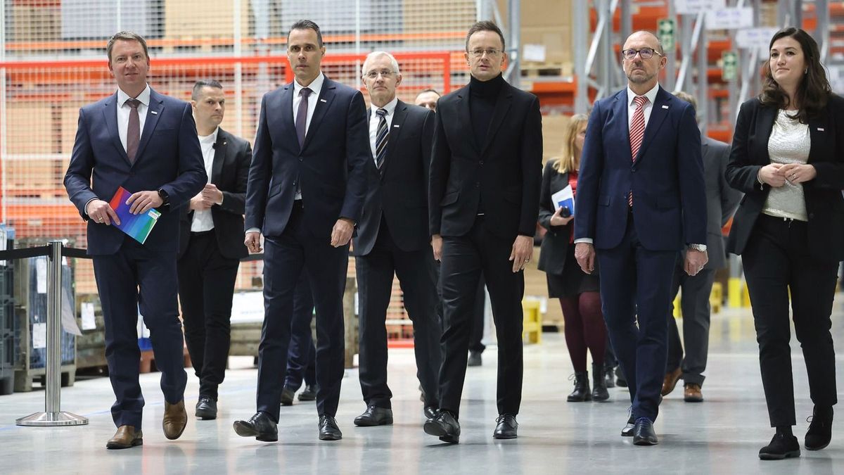 Óriási üzemet adott át a Bosch Eger közelében