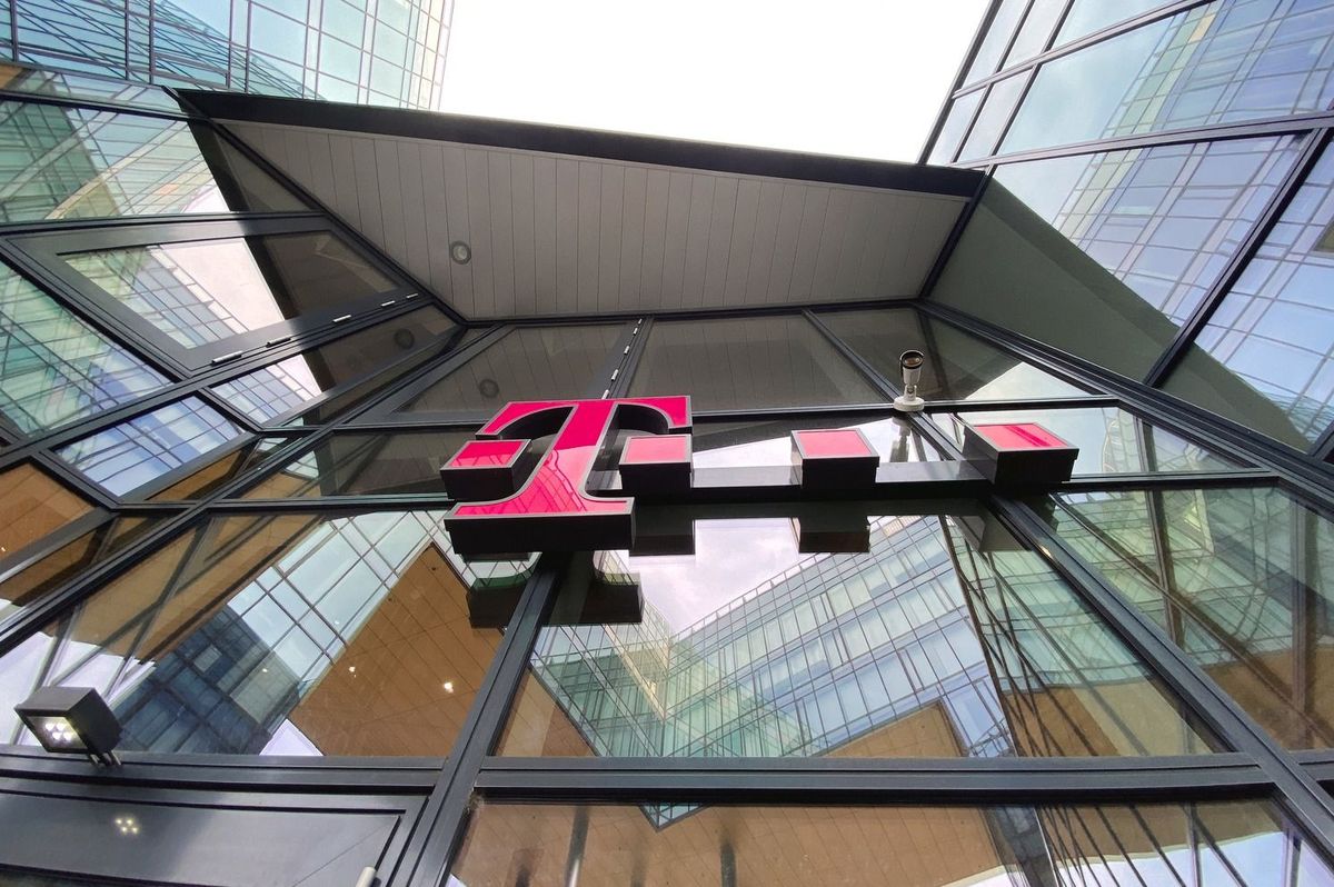 telekom, árvíz, magyar telekom, 