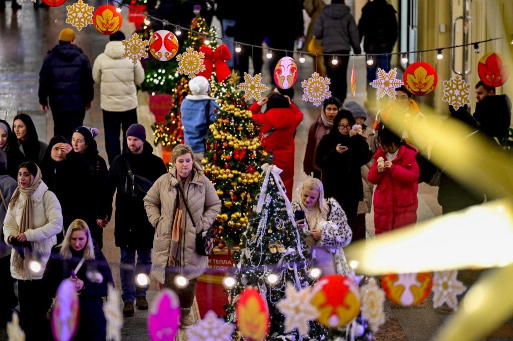Moscow lights up before the New Year Oroszország