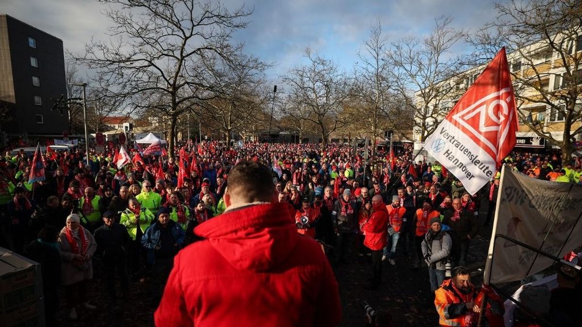 Elbocsátási hullám jöhet jövőre Németországban