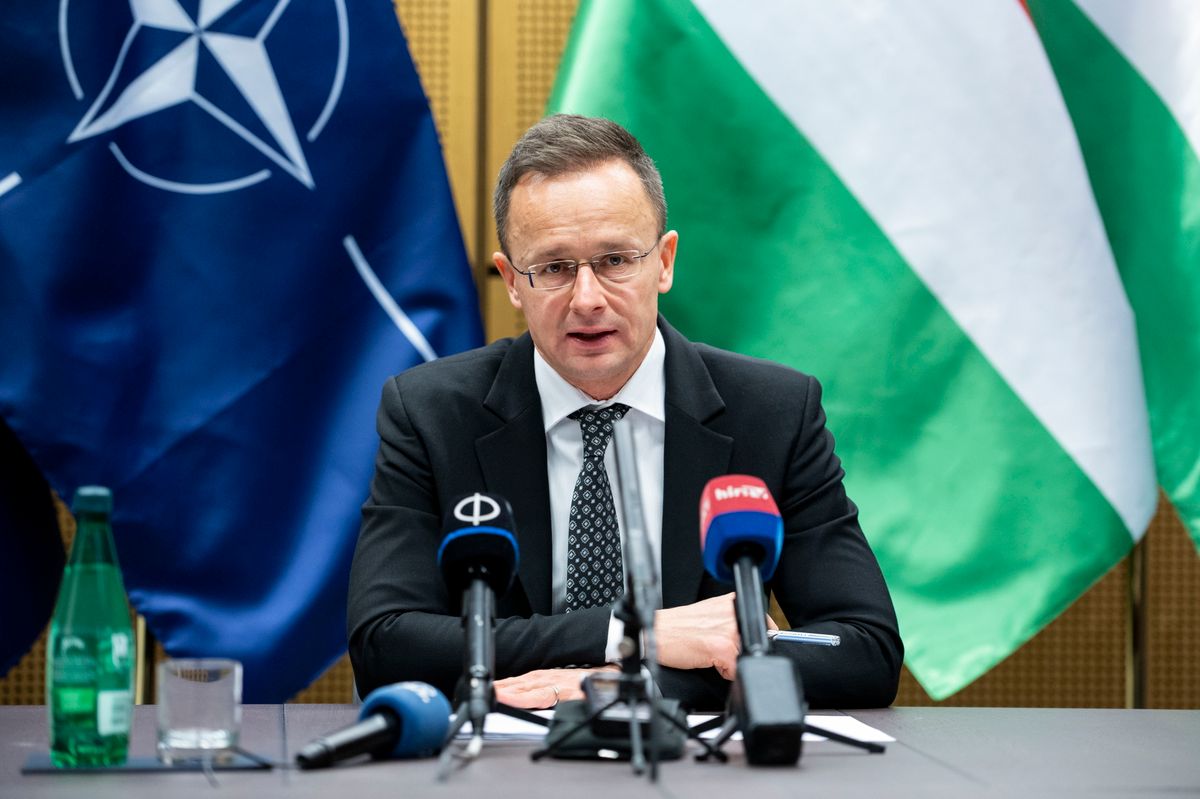 SZIJJÁRTÓ Péter