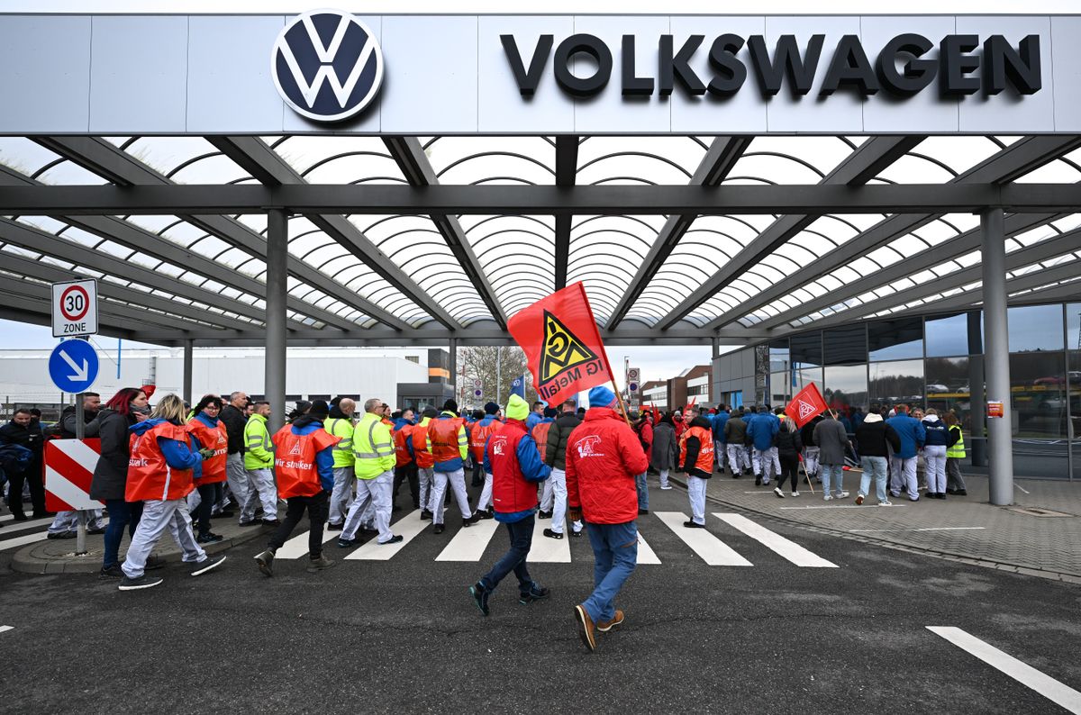 Warning strike at Volkswagen plants in Germany - Zwickau