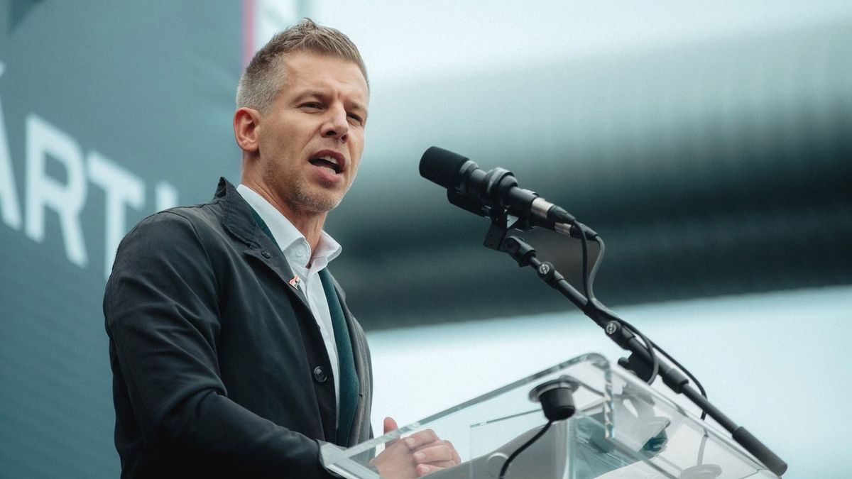 Magyar Péter nem fogja vissza magát: ezúttal a testőrei erőszakoskodtak egy újságíróval