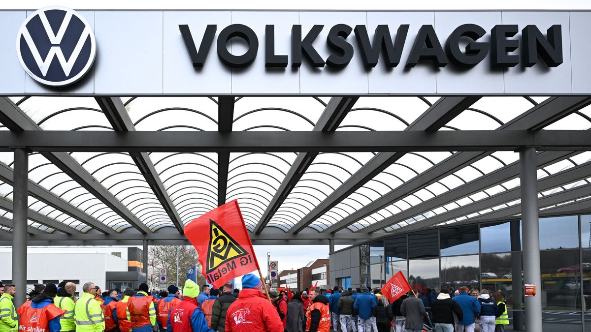 Warning strike at Volkswagen plants in Germany - Zwickau