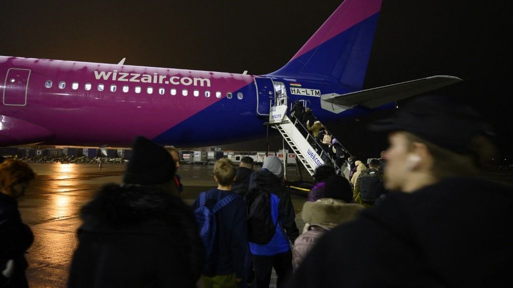 Airlines At Warsaw Chopin Airport.