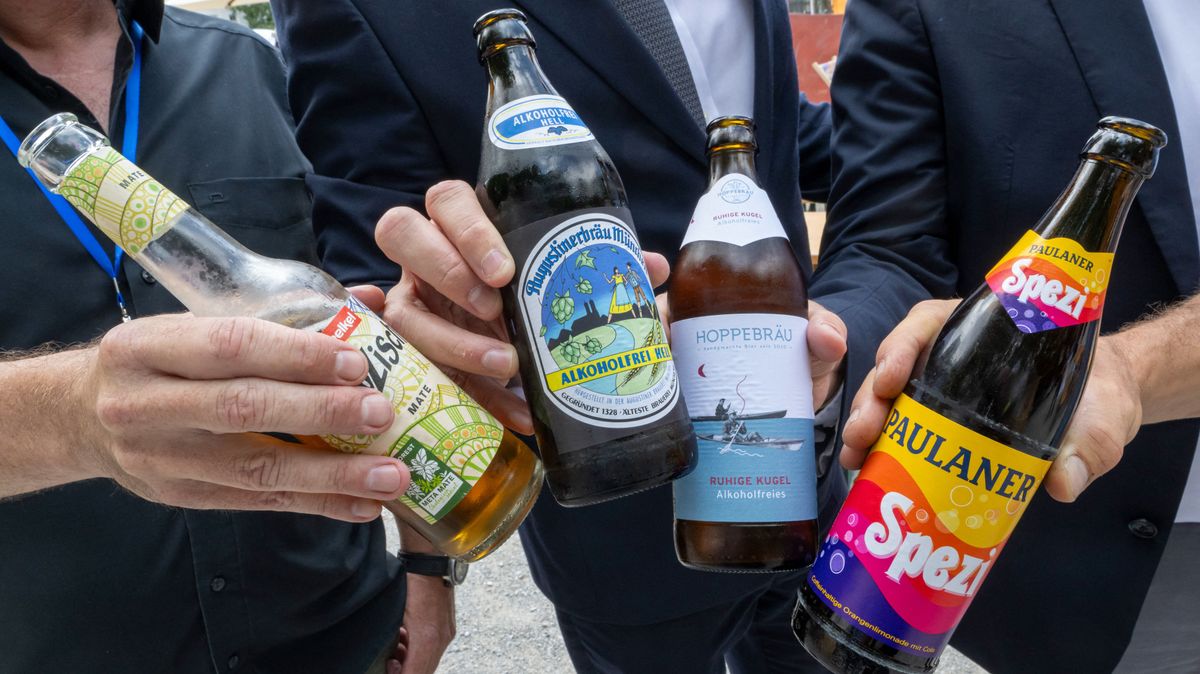 Opening of the first alcohol-free beer garden alkoholmentes sör
