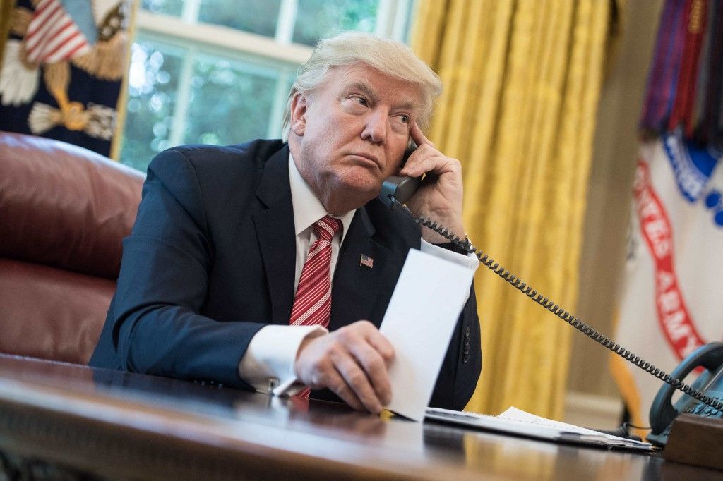 Donald trump telefonhívás Hszi