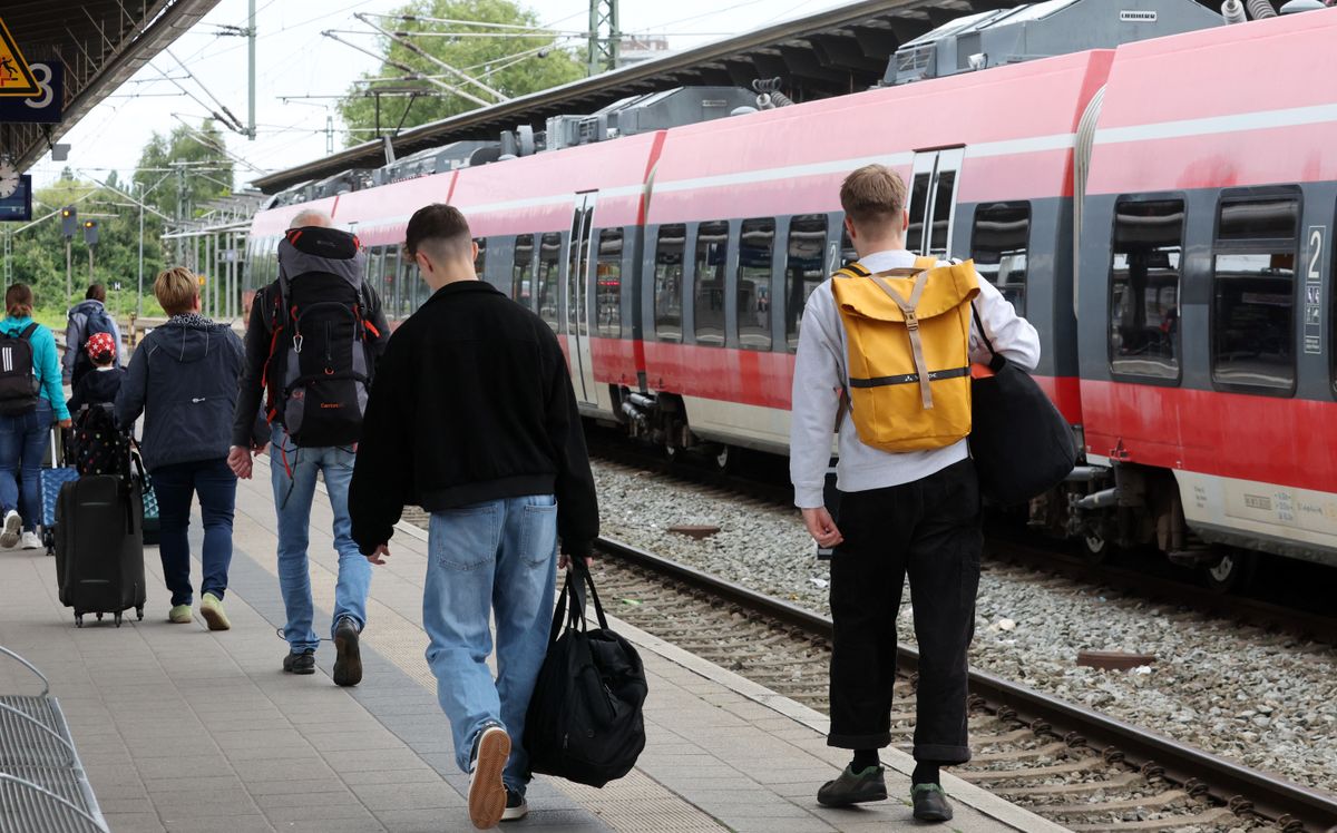 Passenger association calls for route expansion in MV
Az Európai Bizottság idén is ingyen vonatbérletet osztogat, köztük magyar fiataloknak is.
