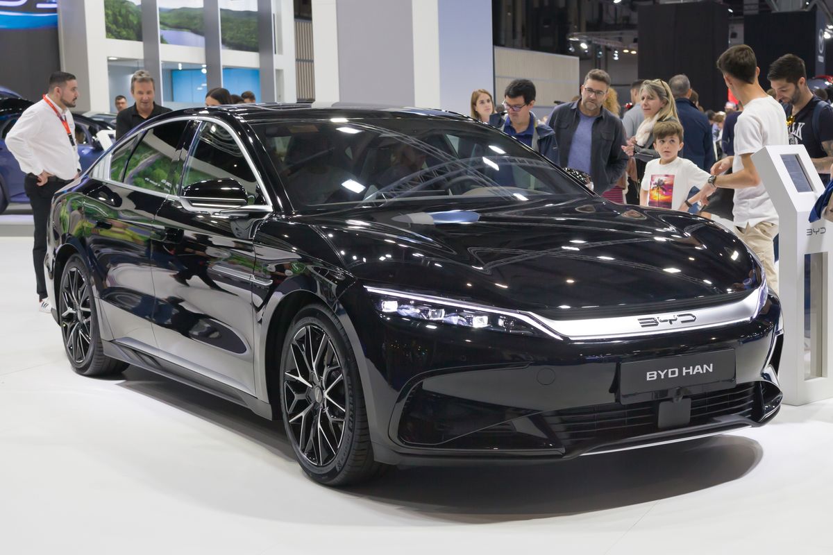 Barcelona,,Spain,-,May,14,,2023:,Byd,Han,On,Display
