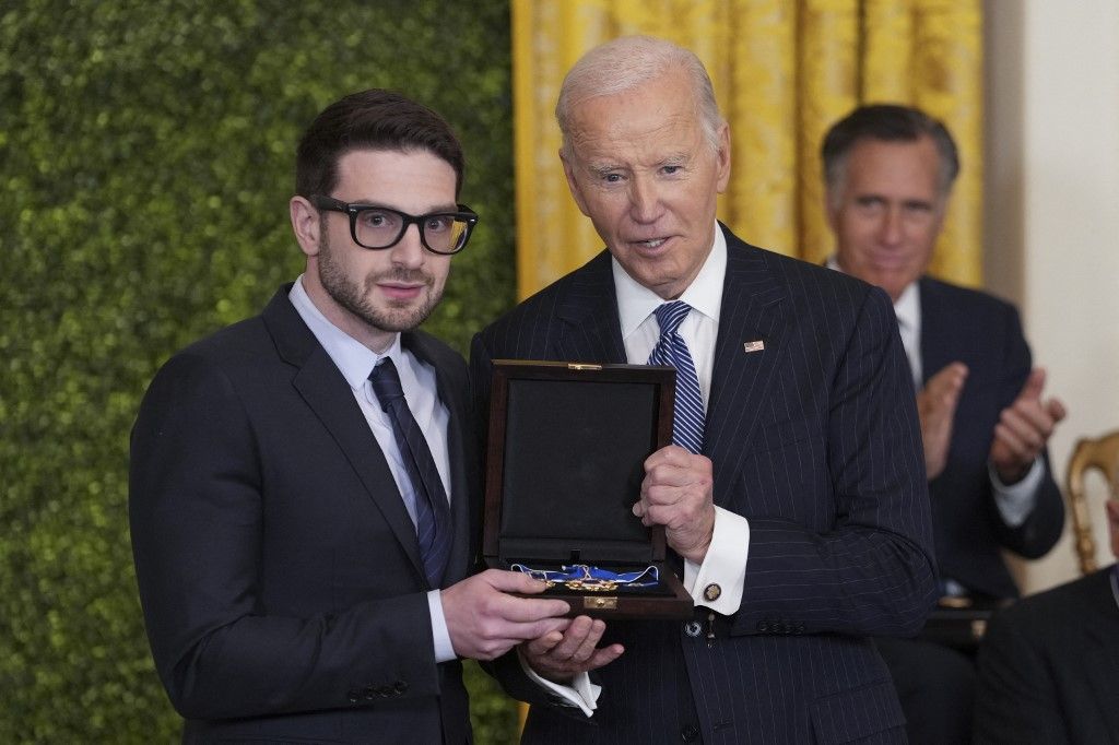 Joe Biden delivers remarks at Medal of Freedom ceremony, elon musk, soros, 