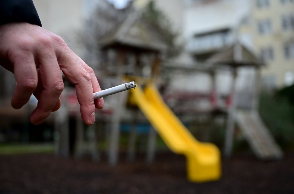 smoking on children's playground