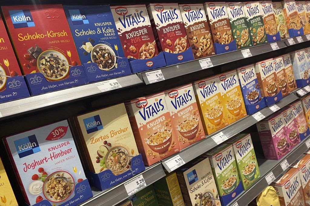 Dr. Oetker: a polcokra hamarosan már nem kerül Csehországban gyártott termékük, Magyarországon gyártott viszont több Koelln and Dr. Oetker Vitalis cereals on a supermarket shelf.