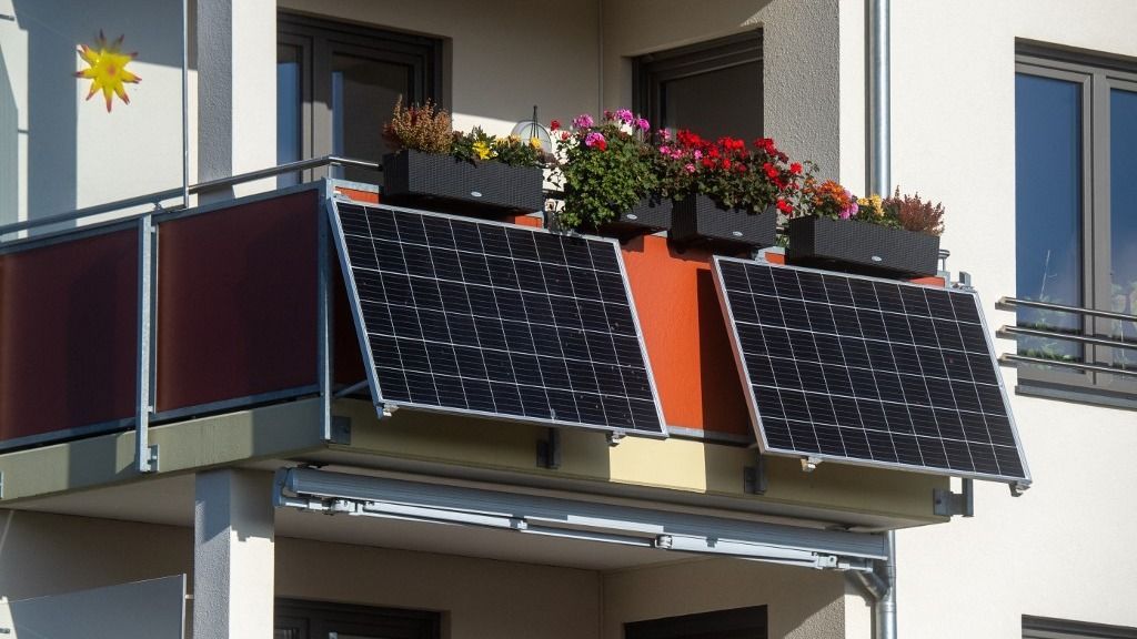 Napelem: már megszoktuk, hogy megjelenik itt is, ott is, Németországban most a balkonokat lepi el futótűzszerűen
napenergia
Subsidy for small "balcony power plants