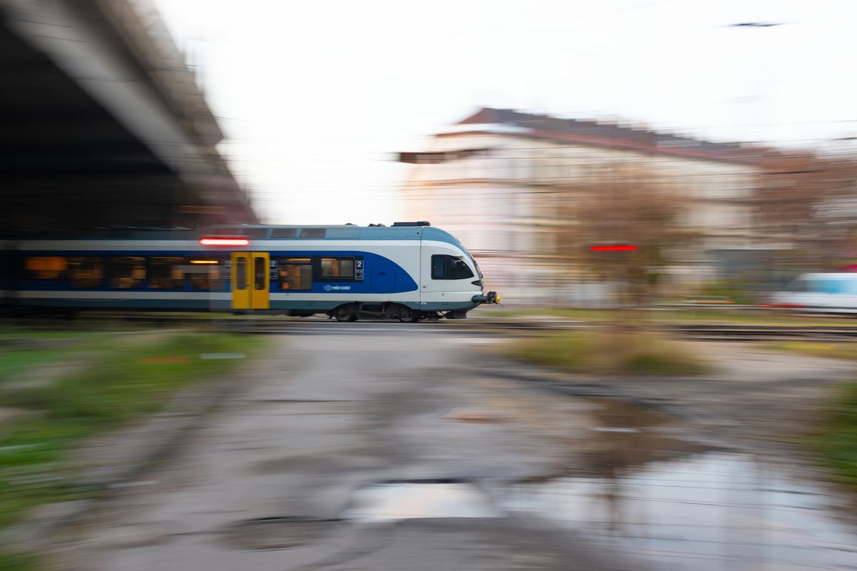 Budapest,,Hungary,-,04-12-2020,:,A,Stadler,Flirt,Trainset,In
vonat