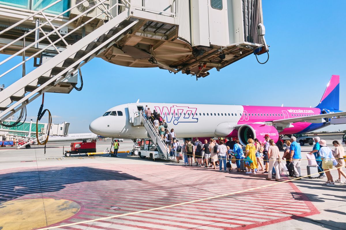Yerevan,,Armenia,-,August,30,2022:,Boarding,A,Wizz,Air