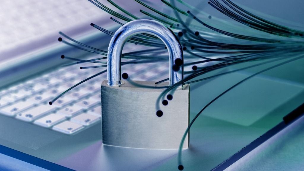 A kiberbiztonsági auditot érintő szorossá vált határidőnek egyelőre nem kötelező megfelelni, fellélegezhetnek a cégek Cyber security, conceptual image