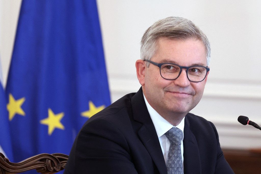 EU Migration Commissioner Magnus Brunner in Greece
versenyképes