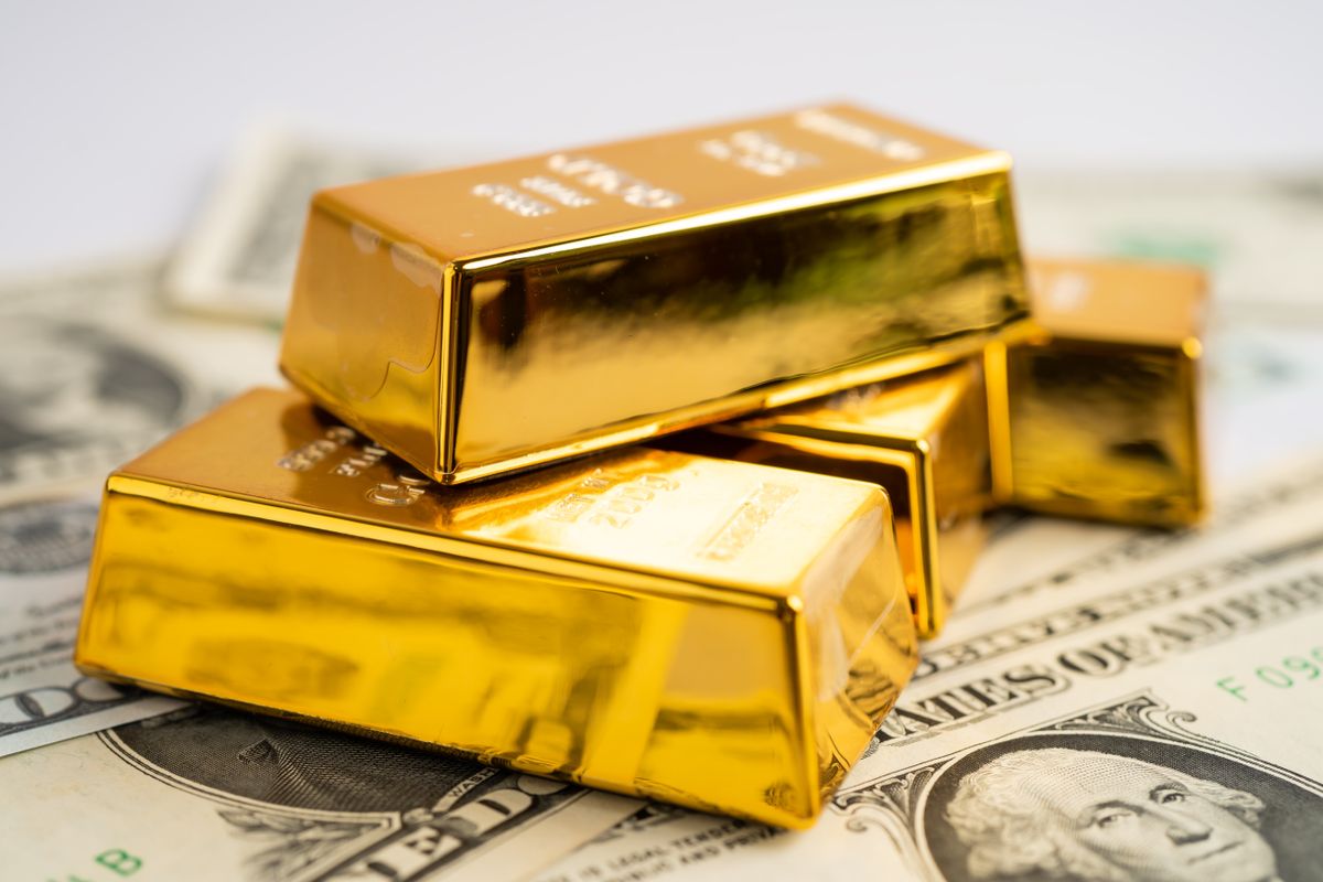 arany Gold,Bar,On,Us,Dollar,Banknotes,Money,And,Graph,,Economy