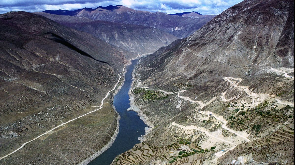 Tibet dam project faces risk of big earthquakes india