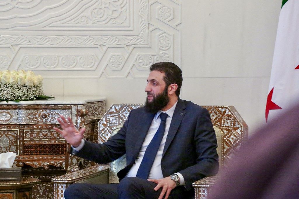 Iraqi delegation meets with leader of new Syrian administration Ahmed al Sharaa in Damascus       