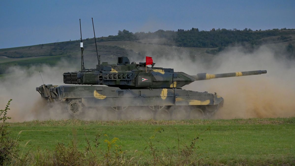 Leopard harckocsi, tankmagyar honvédség Nemzeti hadsereg