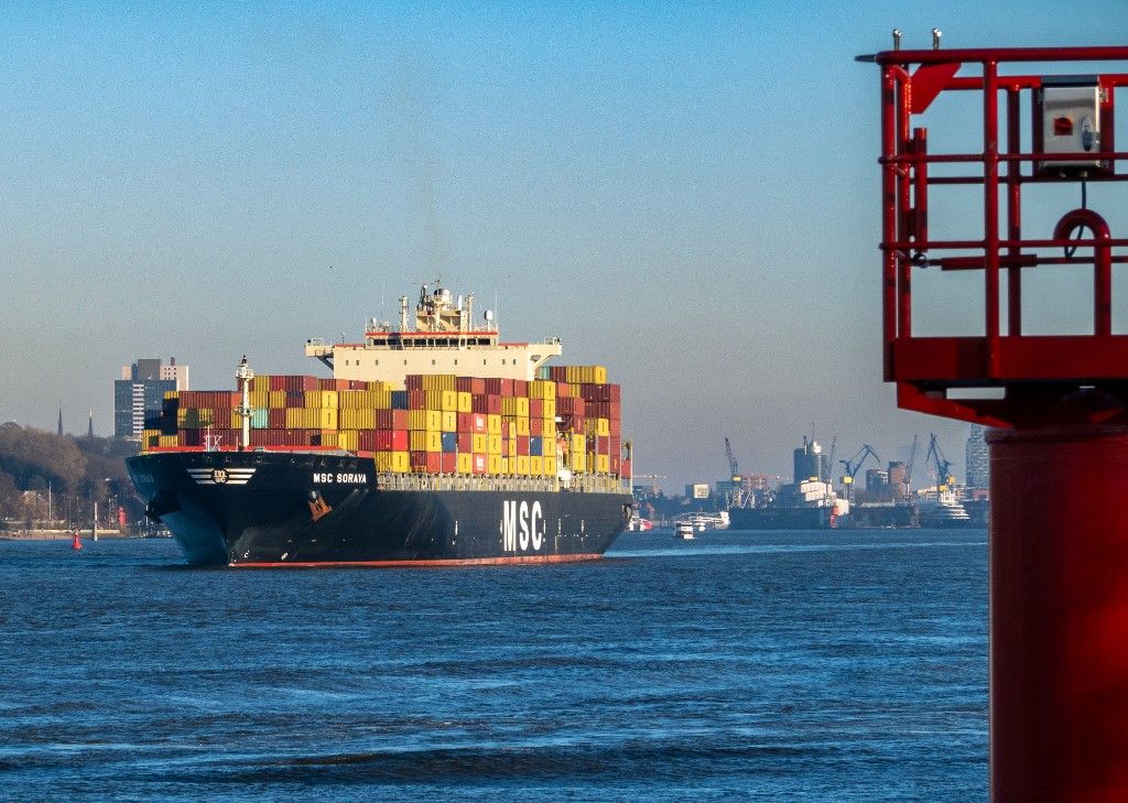 Port of Hamburg - Ship with containers
németország, német kereskedelem