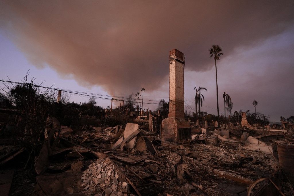 Death toll rises to 11 as wildfires continue to burn in Los Angeles