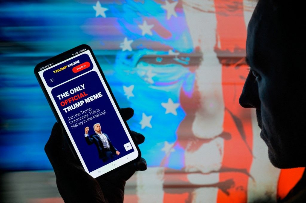 Super $Trump Meme Coin - Photo Illustration
A kriptovilág szereplői szerint az elnök gúnyt űz az iparágból és aláássa az iparág pozitívumait.