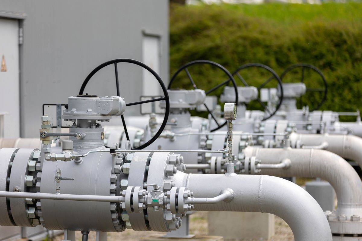An LNG storage facility in Germany.
gázár
gáz ára