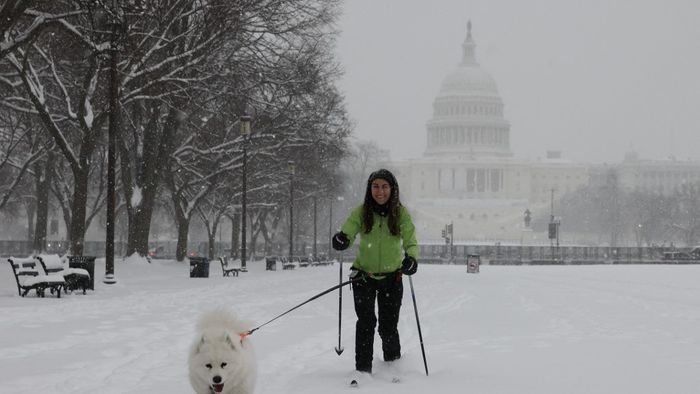 Dangerous storm sweeps across much of US