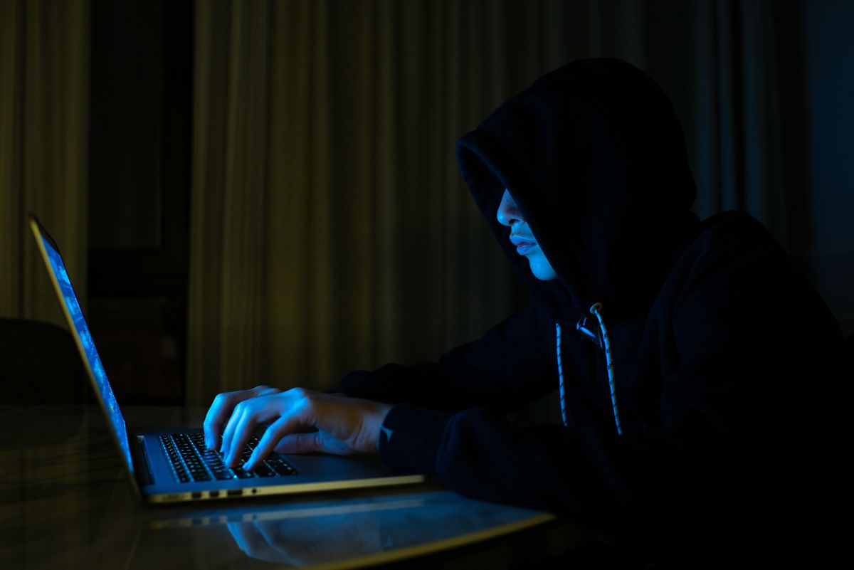 Hacker,Is,Hacking,Into,The,Computer,Network.,Young,Boy,In
lukoil
hekkertámadás