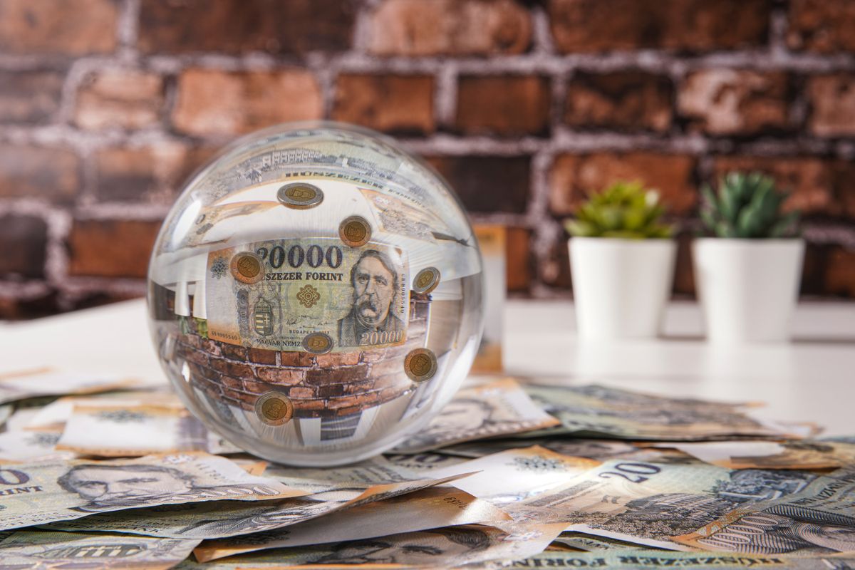 Predicting,The,Future,Of,The,Forint,With,A,Crystal,Ball.
államadósság