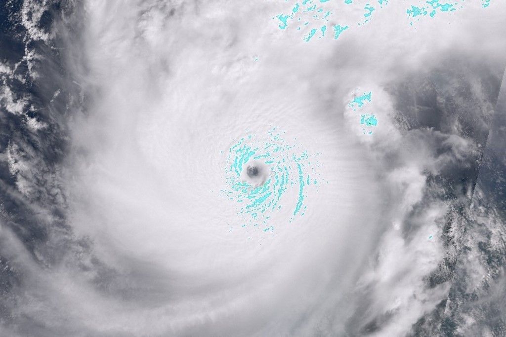 Residents on Florida's West Coast prepare for hurricane Milton, űrkutatás, 