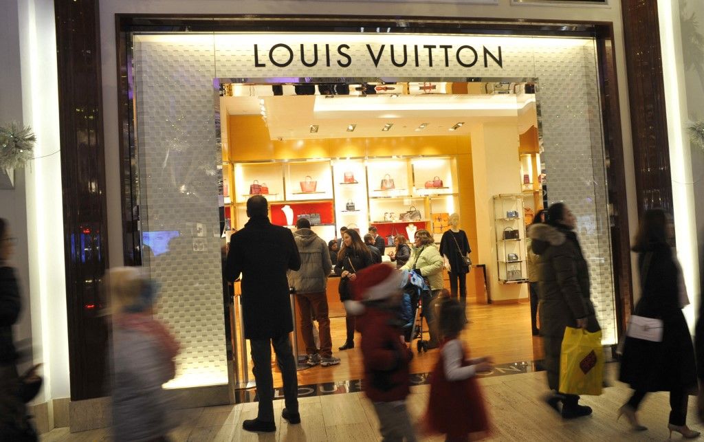 LVMH USA. NEW YORK. LOUIS VUITTON STORE IN SAKS FIFTH AV DEPARTMENT STORE IN MANHATTAN