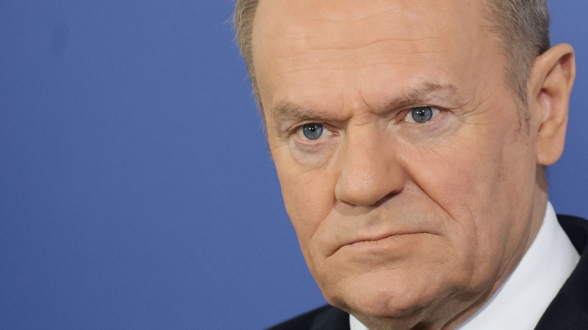 Polish PM Donald Tusk And Google CEO Sundar Pichai Meeting In Warsaw lengyel kémbotrány