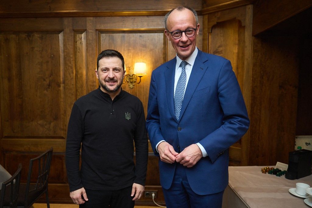 Zelenszkij a müncheni biztonsági értekezleten Friedrich Merz német kancellárjelölttel