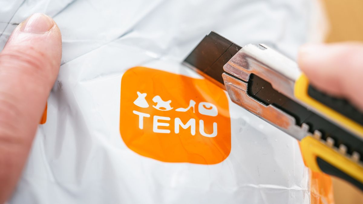 Aachen,,Germany,-,February,21,,2024:,Shipping,Package,Of,Temu