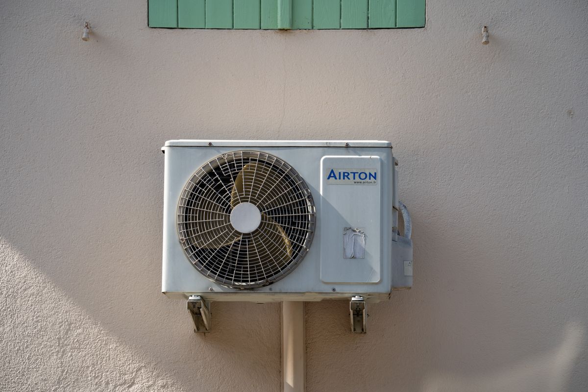 Illustration, air conditioner