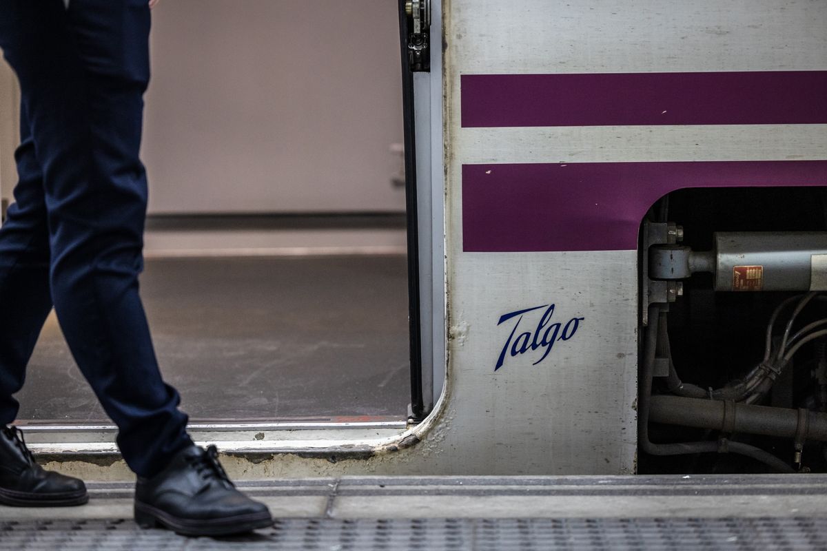 Train Maker Talgo SA as Spain Rejects Ganz-Mavag Europe Zrt.'s Takeover Bid