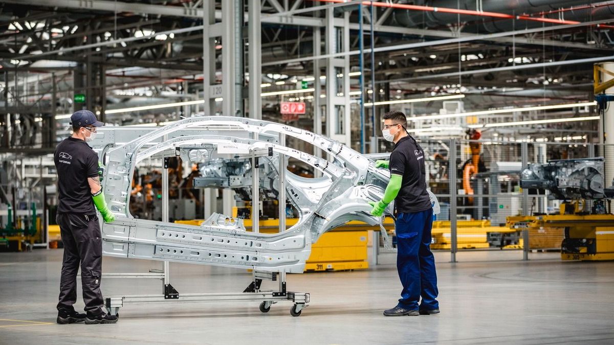 MercedesBenz Kecskemet_ReStart20200428_7
Mercedes-Benz Manufacturing Hungary