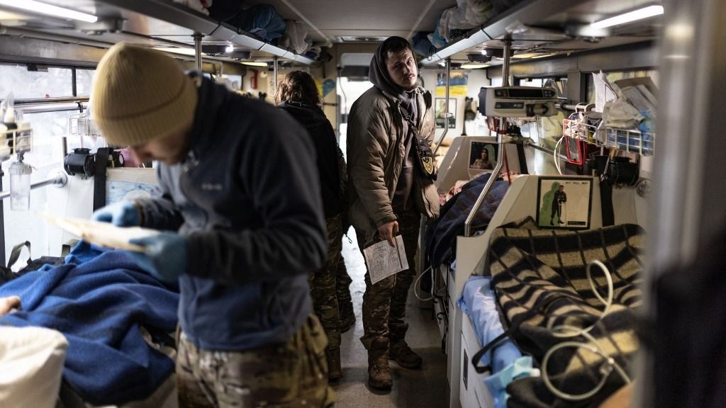 Treatment of Ukrainian soldiers on the front line in Donetsk