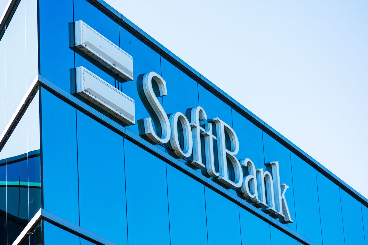 Softbank,Sign,At,Silicon,Valley’s,Softbank,Vision,Fund,Headquarters.,Softbank