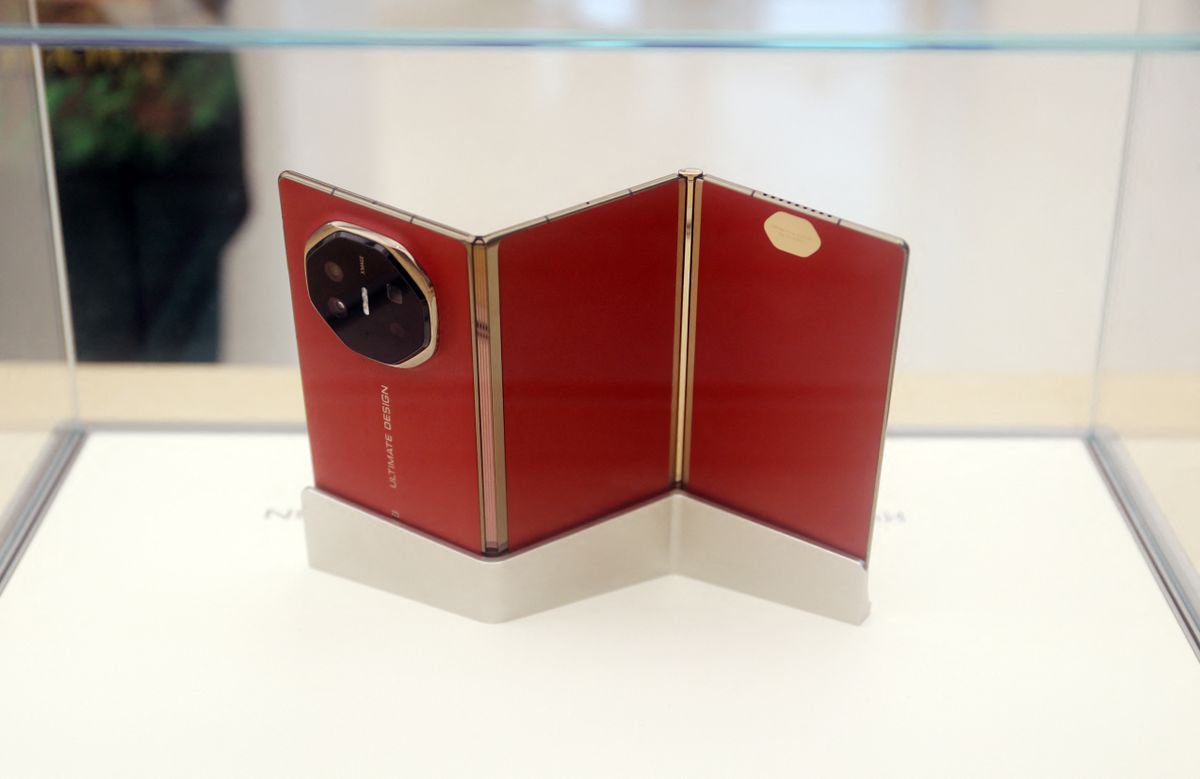 Kínán kívül is megjelenik a háromba hajlítható Huawei Mate XT – egy a baj vele: senki nem fogja megvenni