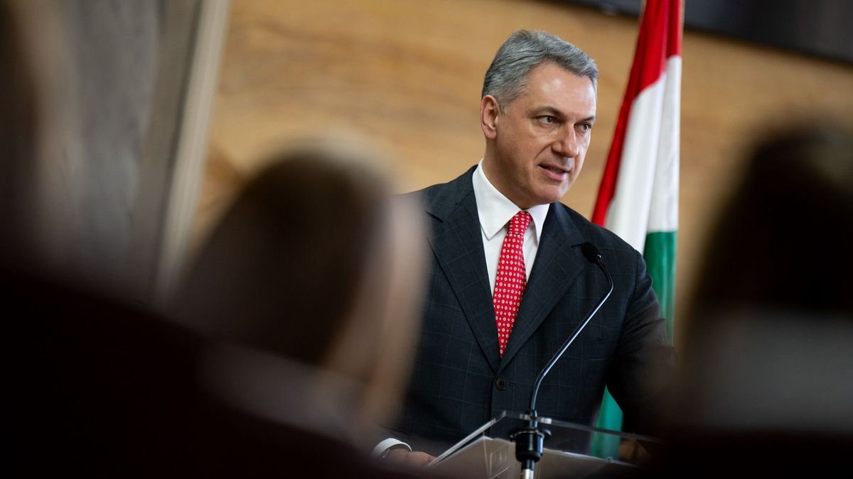 Lázár János