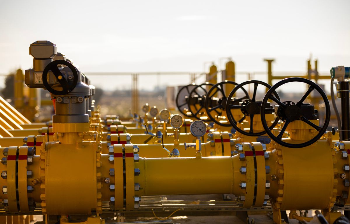 Gas,Interconnector.,It,Connects,Gas,Transmission,Networks. gáz, gázár