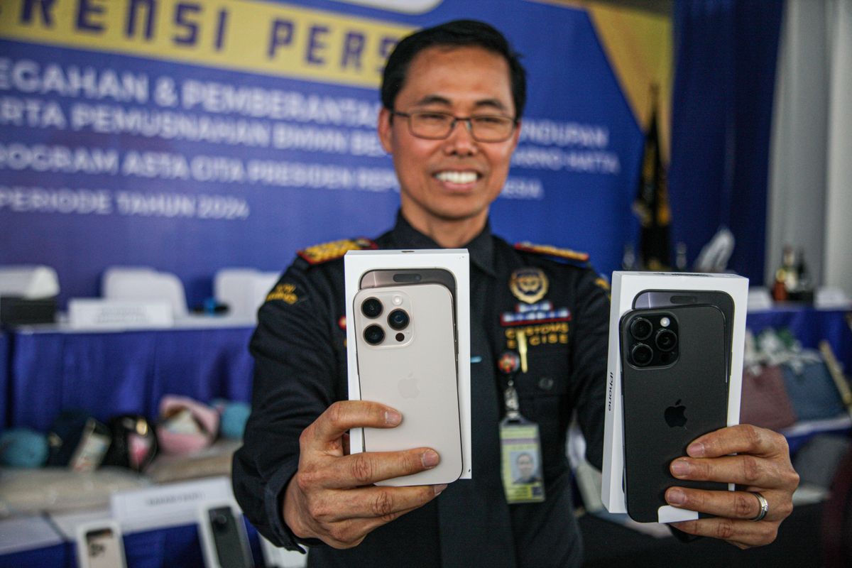 Tangerang,,Indonesia-december,2024-,A,Number,Of,Iphone,16s,Were,Confiscated

iPhone 16