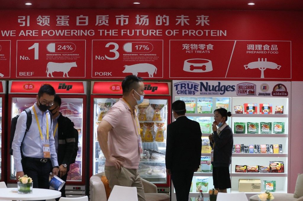 csirkehús China International Import Expo starts
