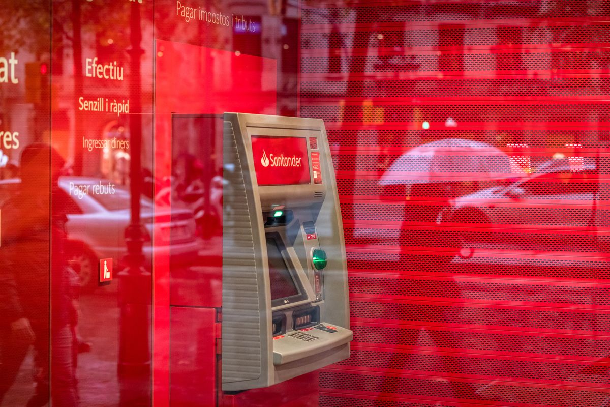 Spanish Banks Ahead of Earnings
santander